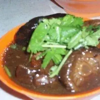 Chicken Feet braised with Mushrooms