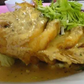 Lai Yau Kam Foong