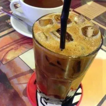 Hot and cold Hainan coffee