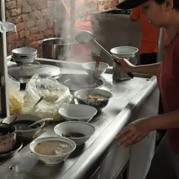 Hoo Khiew Noodles Stall