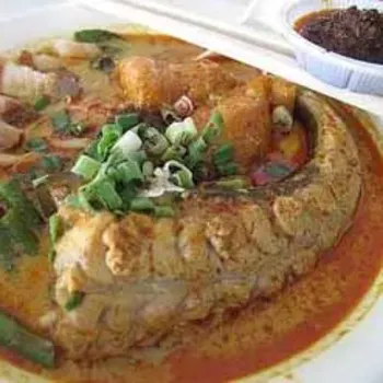 Fushou Lou Nyonya Seafood Curry with Roast Pork and Sting Ray