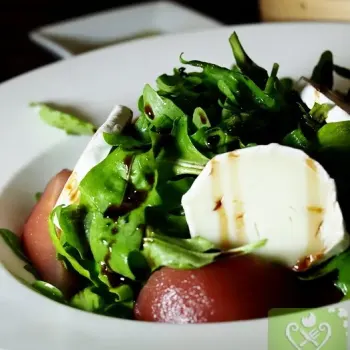 Rocket Salad with Poached Pear & Goat’s Cheese