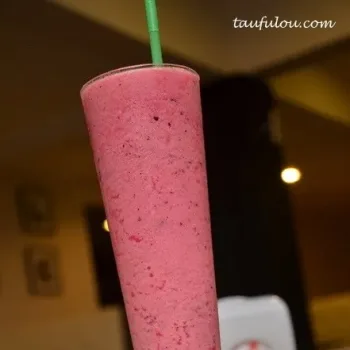 Passion Fruit & Dragon Fruit Shake