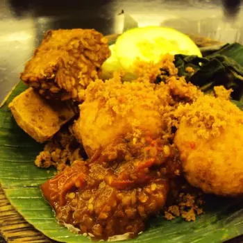 Telur Penyet