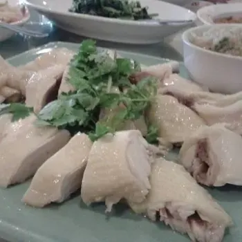 Smoked Chicken That Comes With A Bowl Of Blended Ginger
