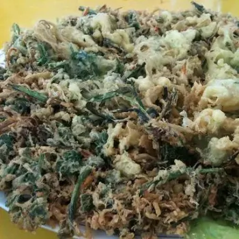 Fried Or Chien..  (Oysters Omelette)