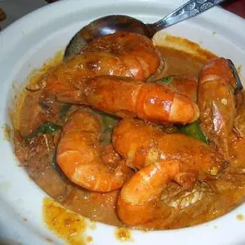 Creamy Claypot Curried Prawns