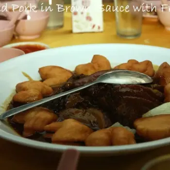 Braised Pork in Brown Sauce With Fried Bun