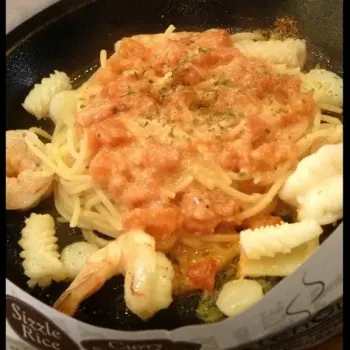 Seafood Spaghetti in Tomato Cream Sauce