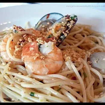 Crispy Seafood Aglio Olio
