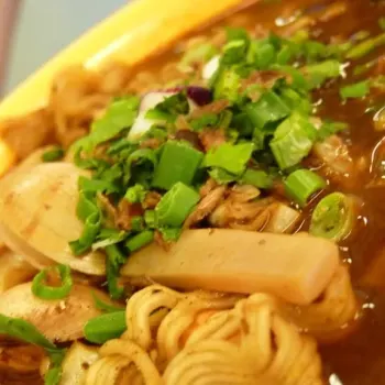 Tom Yam 海鲜面