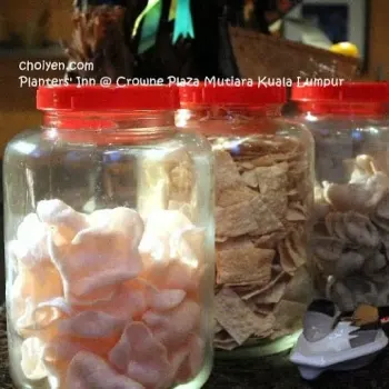 Assorted Crackers