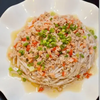 Shredded Yam with Ham, Minced Pork and Chillies