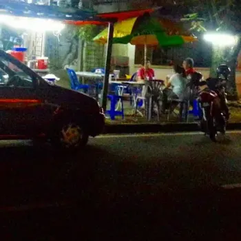 Makeshift stall next to Bus Stop
