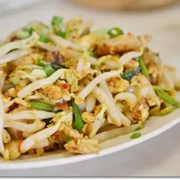 Fried Lor Bak Gou (radish cake)