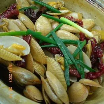 Claypot Lalas with dried Chilis