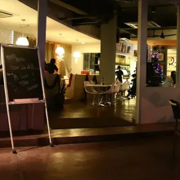 Who's Bryan Cafe