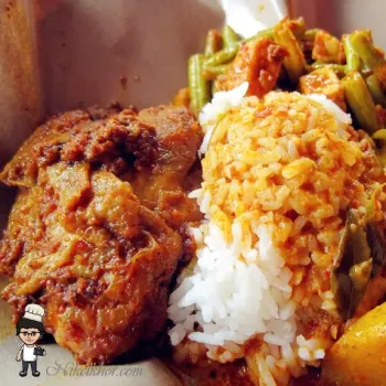 Nasi Rendang Chicken  仁当鸡椰浆饭