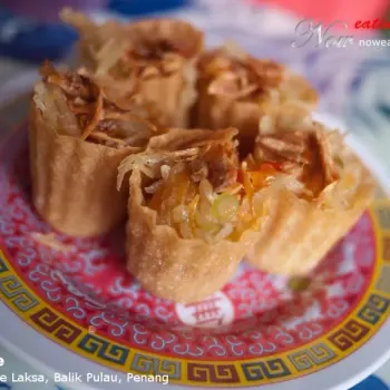 Pai Tee (Top Hats)