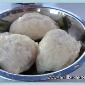 "yui pei gao" (Fish Paste Dumpling)