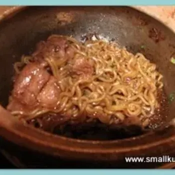 Claypot Noodle with Chicken