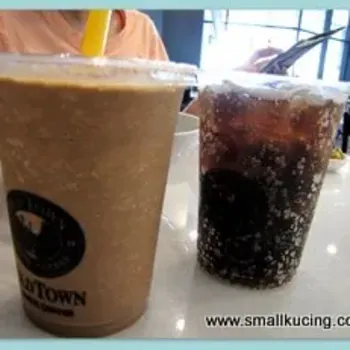  Papa's Hazel White Coffee Freeze and Mamarazzi's Pepsi Lemon.