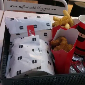 Chuck Pork Burger Set Meal