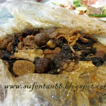 Stewed Pork Ribs with Chetnut and Soya Skin