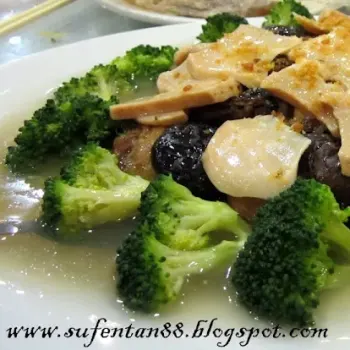 Braised Australian Abalone with Dried Oyster and Fatt-Choy
