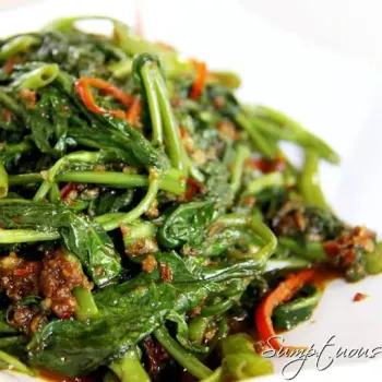 Stir-fry Kangkong Belacan (马来风光)