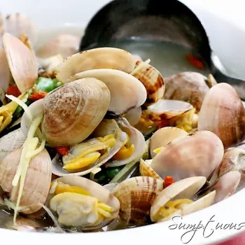 Clam in Superior Broth (上汤拉拉)