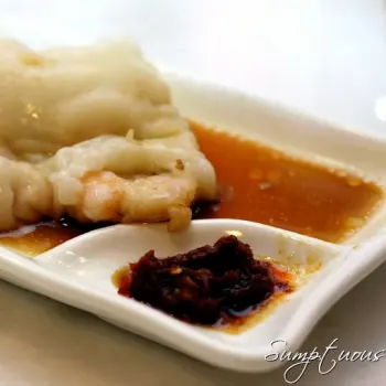 Steamed HK Steamed Rice Sheet Rolls with Prawns (香港蝦肠粉)