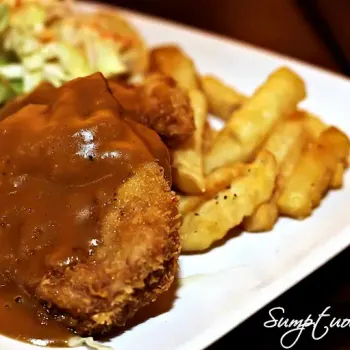 Crumb Pork Chop with Potatoes & Garden Salad