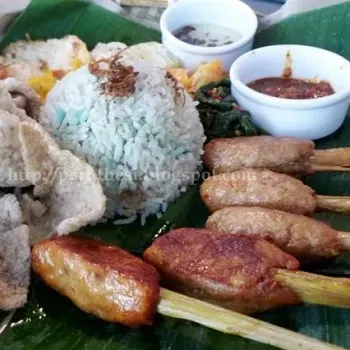 Nasi Ketuk with Lemongrass Chicken