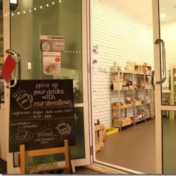 Huey & Wah Café