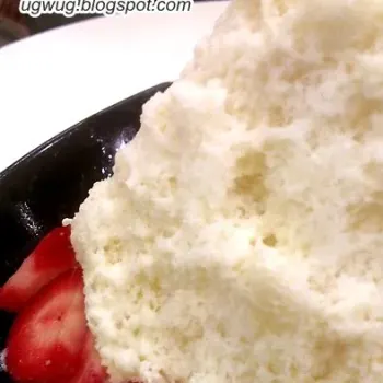 Milk with Fresh Strawberries