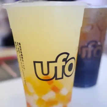 Honey Peach Yogurt Drink with Rainbow Jelly topping