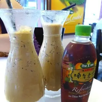 Icy White Coffee & 陈年老吉