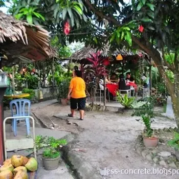 Ah Wet Thai Village