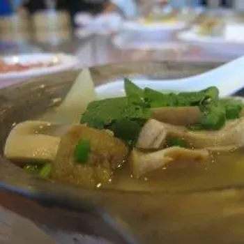 Chee Toh Tong (Pig stomach soup)