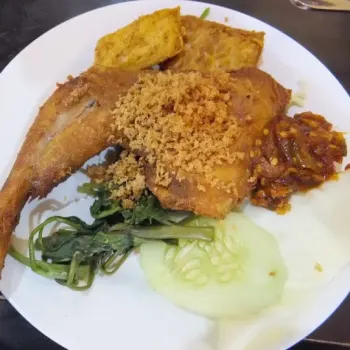Signature Dish  Ayam Penyet