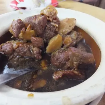 Vinegar Braised Pork Trotter 