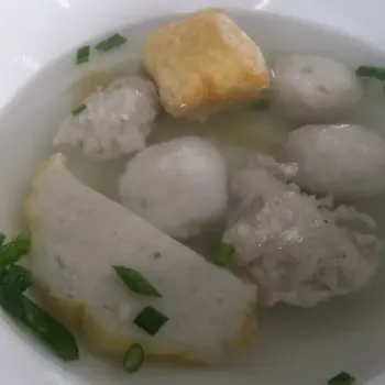 Soup With 2 Fish Balls, 2 Minced Met Ball