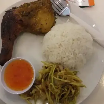 Fried Chicken combo meal with kerabu mango