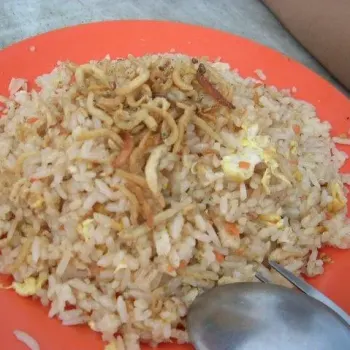 Fried rice with chicken cubes