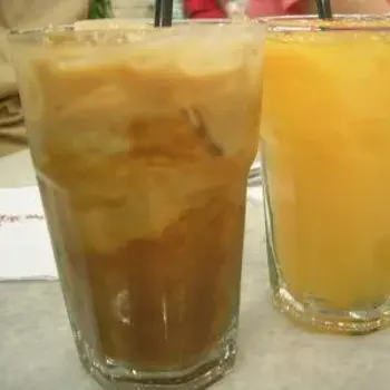 Xi mut milk tea and Orange juice