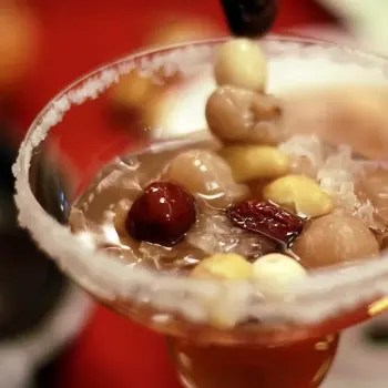 Slow Boiled White Fungus with Ginkgo Nuts, Red Dates, Longan and Lotus Seeds (幸福好团圆)