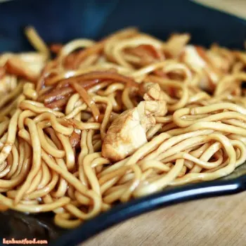 Sesame Chicken with Original Noodles