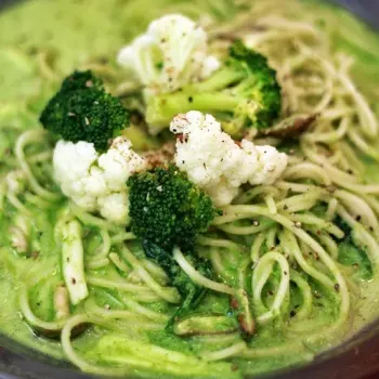 Spinach Spaghetti with fresh Spinach Sauce