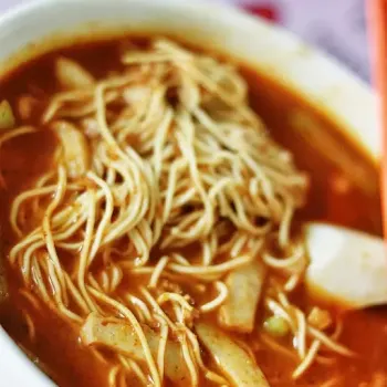 Tom Yum Noodles